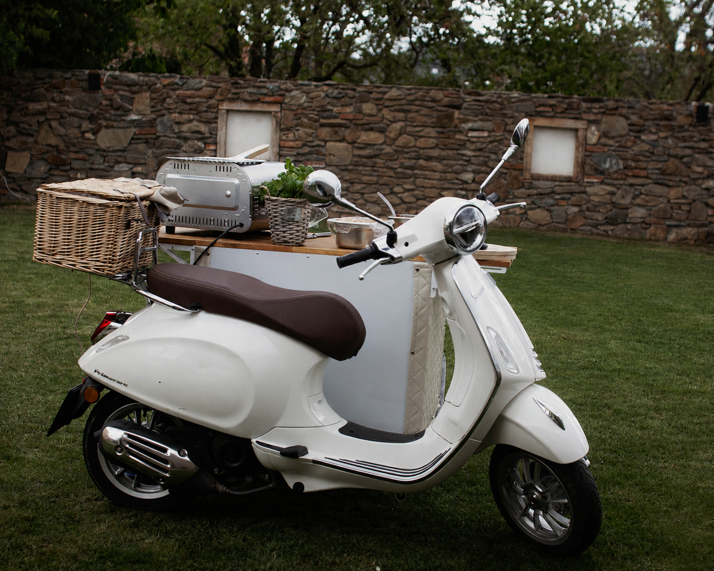 Vespa pizza bar